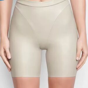 Skims faux leather biker short shell color size S NWT